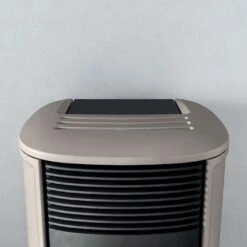 Pelletofen MCZ SUITE Hydromatic 24 M2+ 24,2 KW Wasserführend 10 Pelletofen MCZ SUITE Hydromatic 24 M2+ 24,2 KW Wasserführend -Top Fram Geschaft Pelletofen MCZ SUITE Warm Grey Detail 1600x1600